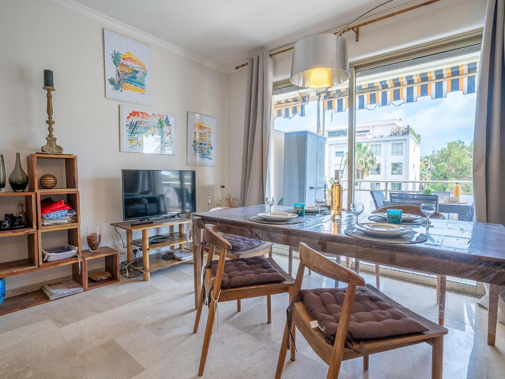 Les Aliscamps By Interhome